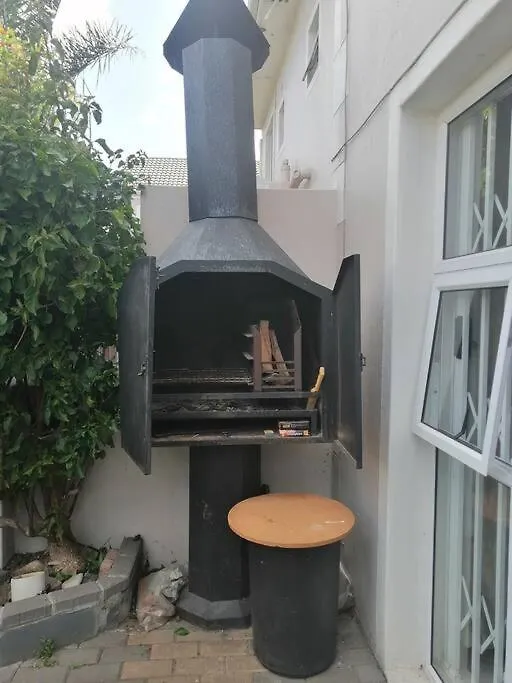 Lovely 2 Bed In A Secure Complex With Bbq Area Ciudad del Cabo Sudáfrica